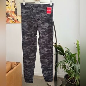 NWT Spanx Look at me Now Leggings